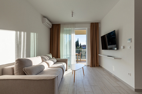 Exklusiver Verkauf eines komplett neuen Hotels in Budva